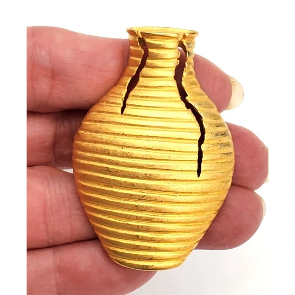 Vintage Etruscan Style Cracked Jar Urn Brooch Pin Gold Tone